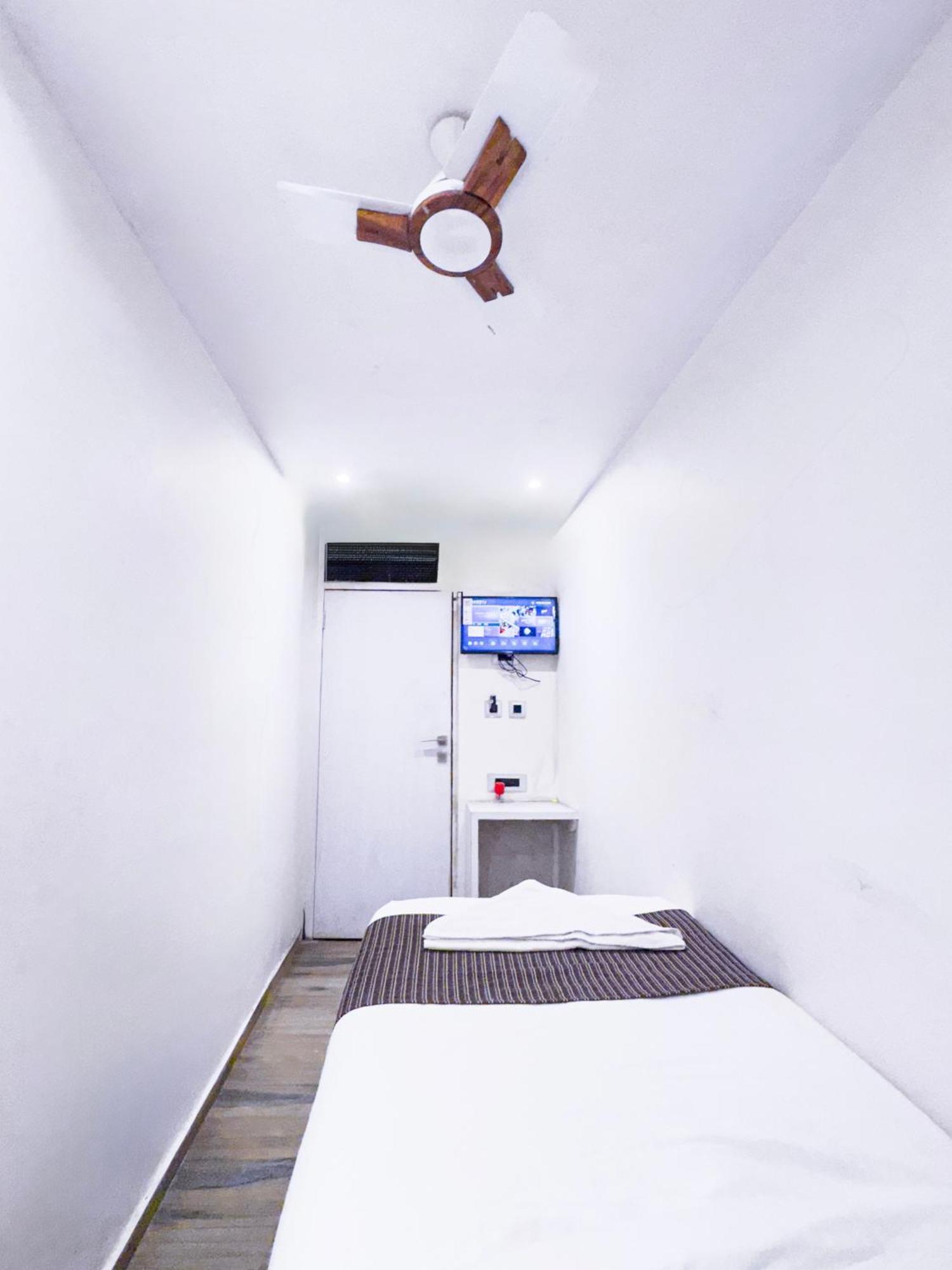 Hotel Winton مومباي المظهر الخارجي الصورة